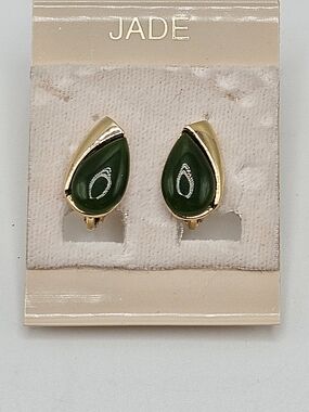 NEW VINTAGE Genuine Green Jade Cabochon Gold Plated Earrings Clip On Deadstock